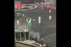 Pakistani athletes flying the flag of Pakistan at the opening ceremony of #CommonwealthGames2022 @birminghamcg22. Pakistan Women Cricket Team  is amongst the 122-member strong contingent.