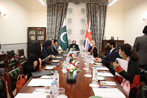 Federal Minister Mr Shafqat Mahmood discusses educational collaboration with UK organisations